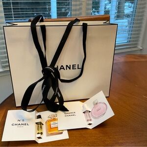 CHANEL Chance, No. 5, gift bag and ribbon
AUTHENTIC NWT